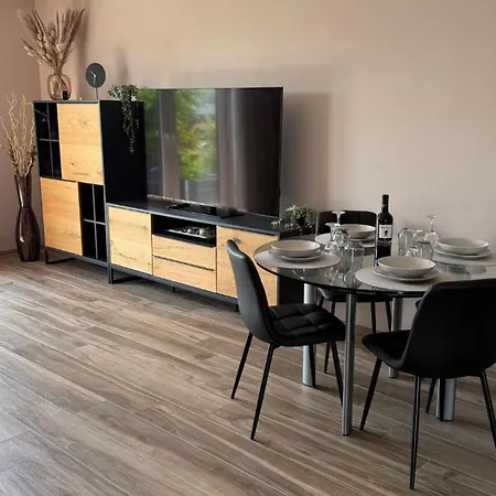 Traum-ferienwohnung Ueber 2 Etagen Mit Sonnenterasse Und Seenaehe Appartamento